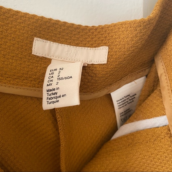 H&M Mustard High-waisted Shorts XS 02 - Picture 4 of 6